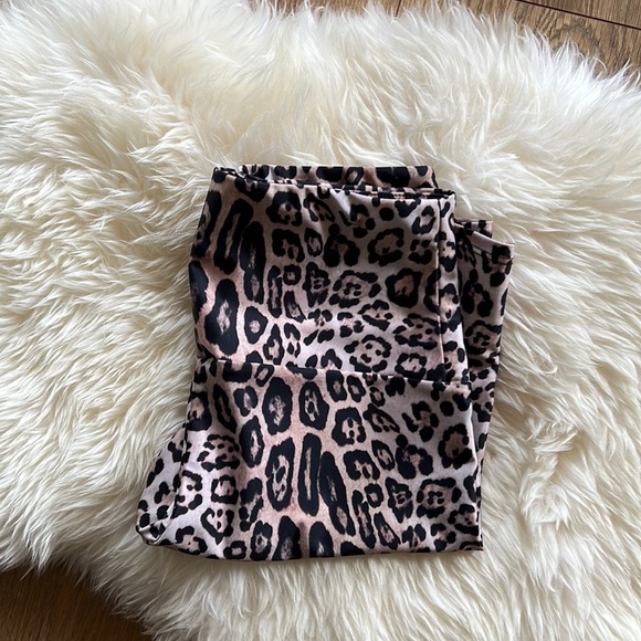 Onzie leopard bike shorts - Picture 13 of 13